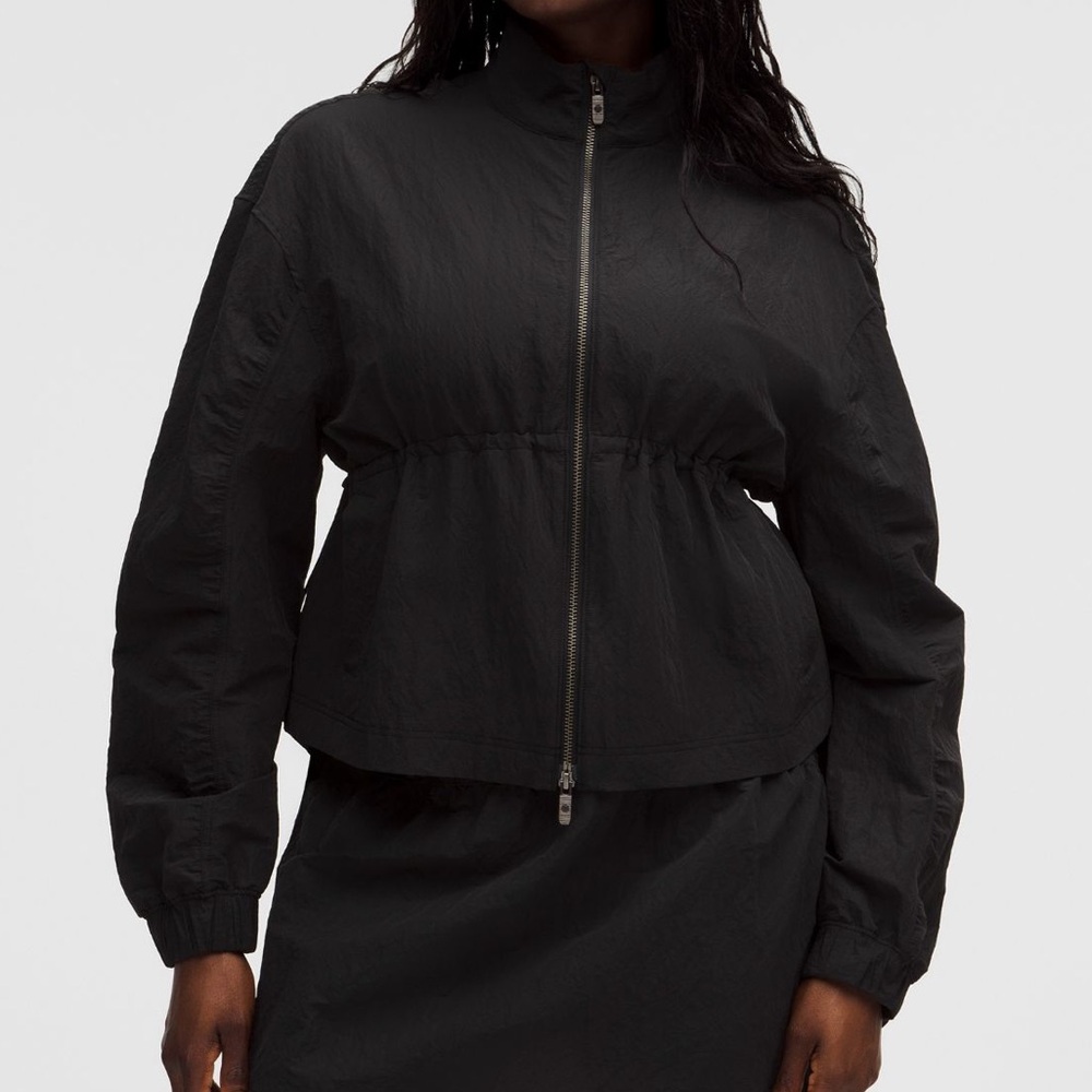 Lululemon | size medium | crinkle nylon cinchable jacket
